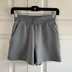 Lululemon Softstreme High-Rise Solar Grey Athleisure 4" Shorts 0 Pickleball Run